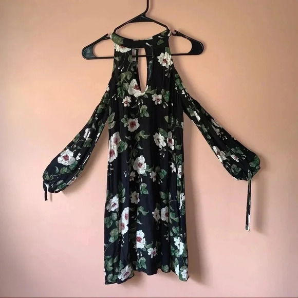 American Eagle | Floral Black, Green Long Sleeve, Shoulder Cut Out Dress -3-0025 - Picture 1 of 4